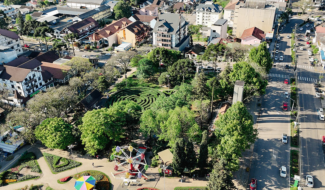 Labirinto de Nova Petropolis Serra Gaúcha / Vivenza Construtora